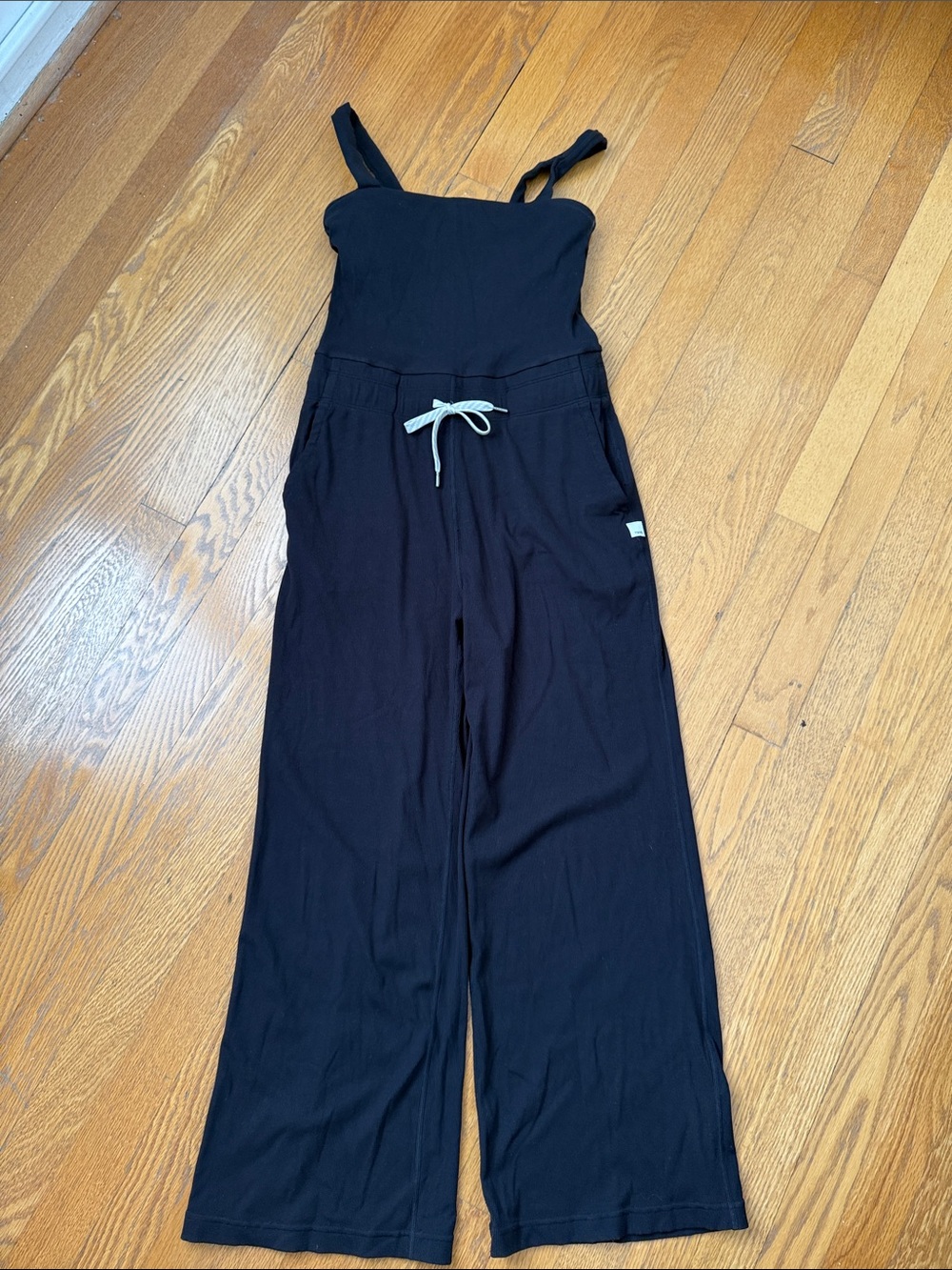 Vouri Black Cropped Wide-Leg Jumpsuit with Drawstring & built in bra size small